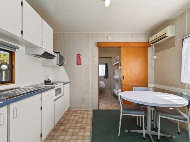 Economy Cabin