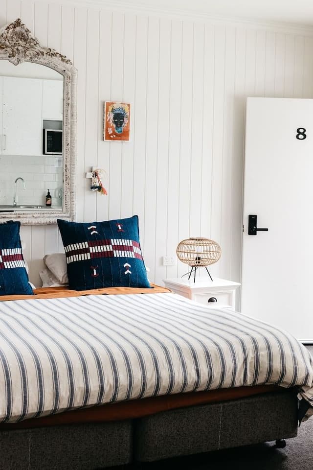 Room 8 - Wye River King Deluxe Studio