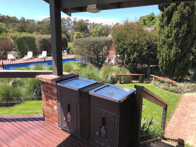 Group Lodge (4 Queen, 2 Single and 5 Bunk Bed), 4 Bedrooms, Pool View
