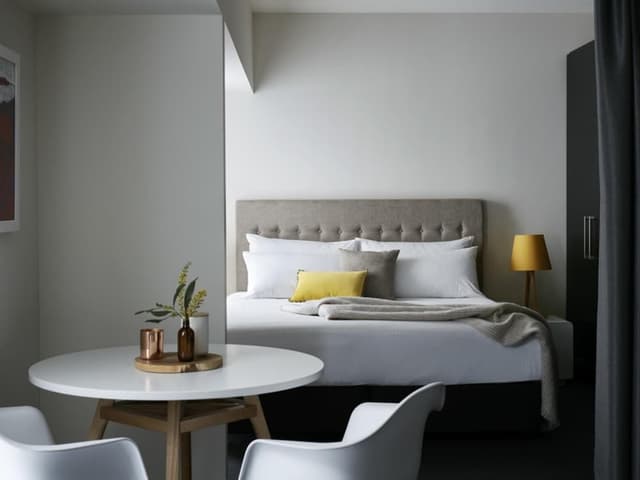 Deluxe Studio Suite (Twin)