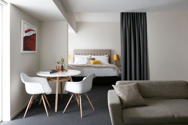 Deluxe Studio Suite (Twin)