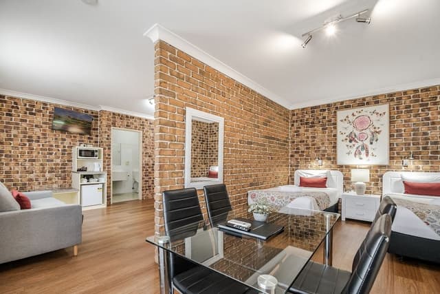 Family Room, 2 Bedrooms