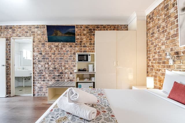 Family Room, 2 Bedrooms