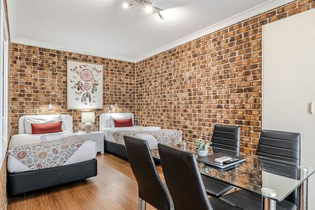 Family Room, 2 Bedrooms
