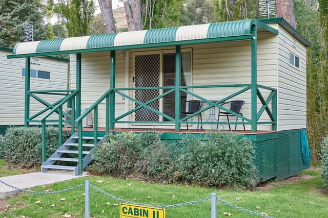 Superior Queen Cabins 4*