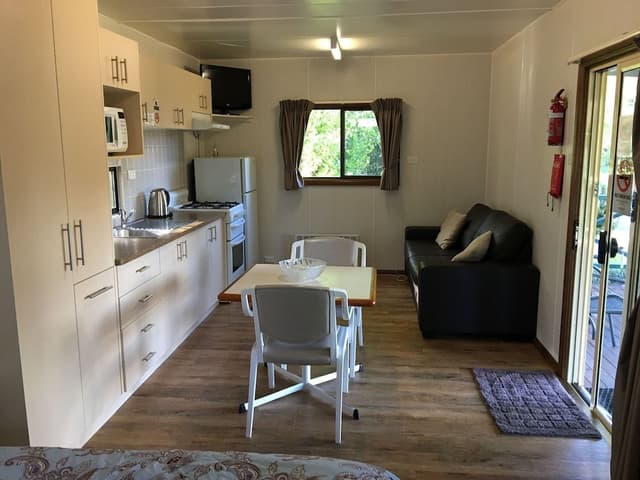 Deluxe Queen Cabins 3.5*