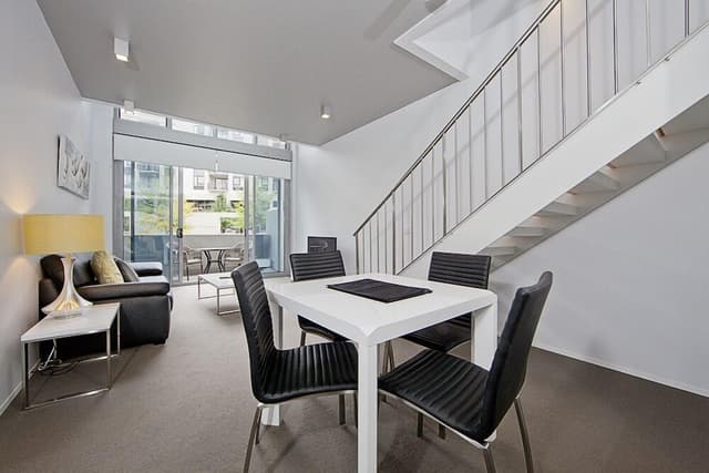 Apartment, 1 Bedroom (6/3 Burbury Close)