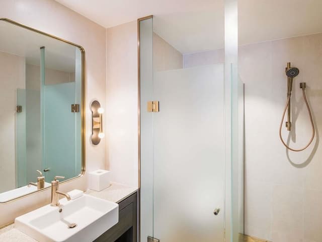 Deluxe Room, 1 King Bed