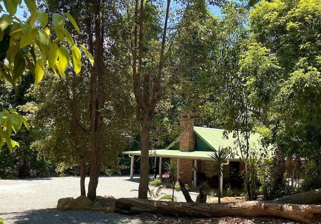Banksia Family Cabin