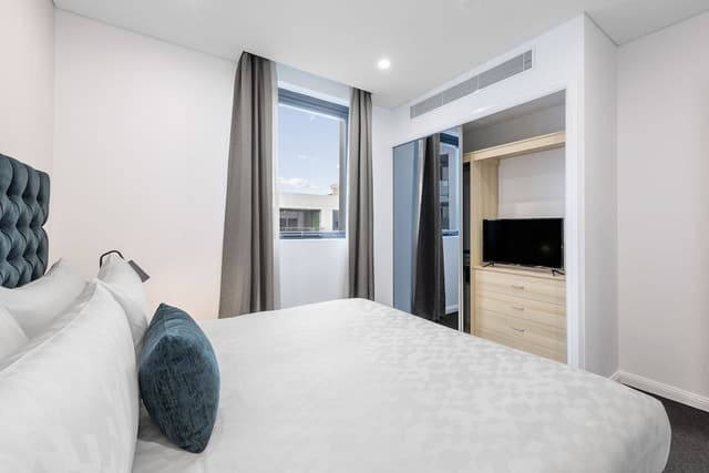 1 Bedroom King Suite