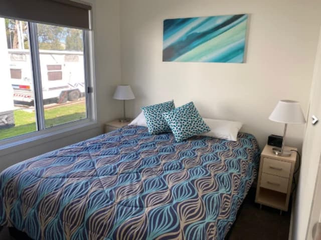 Deluxe Poolside 3 Bedroom Cabin
