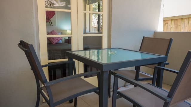 Superior Apartment, 2 Bedrooms, Mountain View