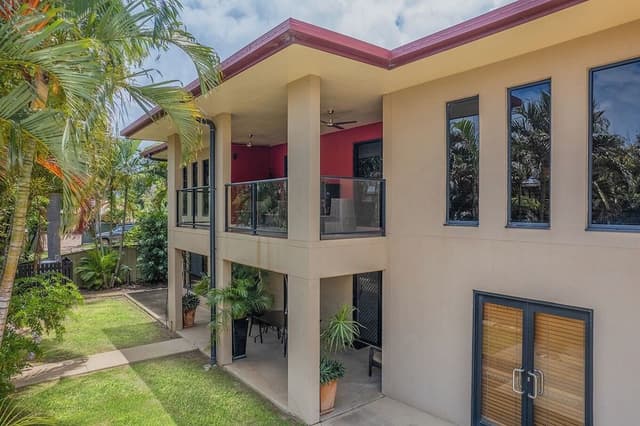 Deluxe Apartment, Balcony, Garden View