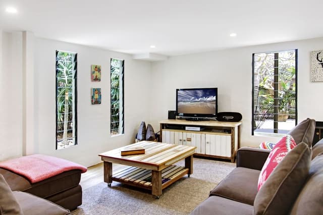 House, 5 Bedrooms