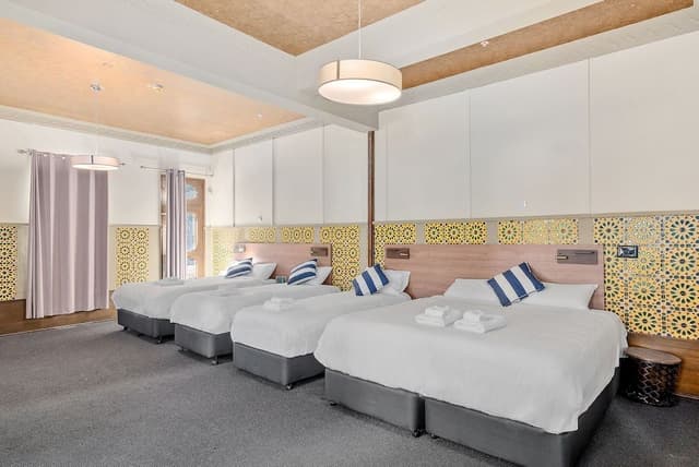 Family Room, Multiple Beds