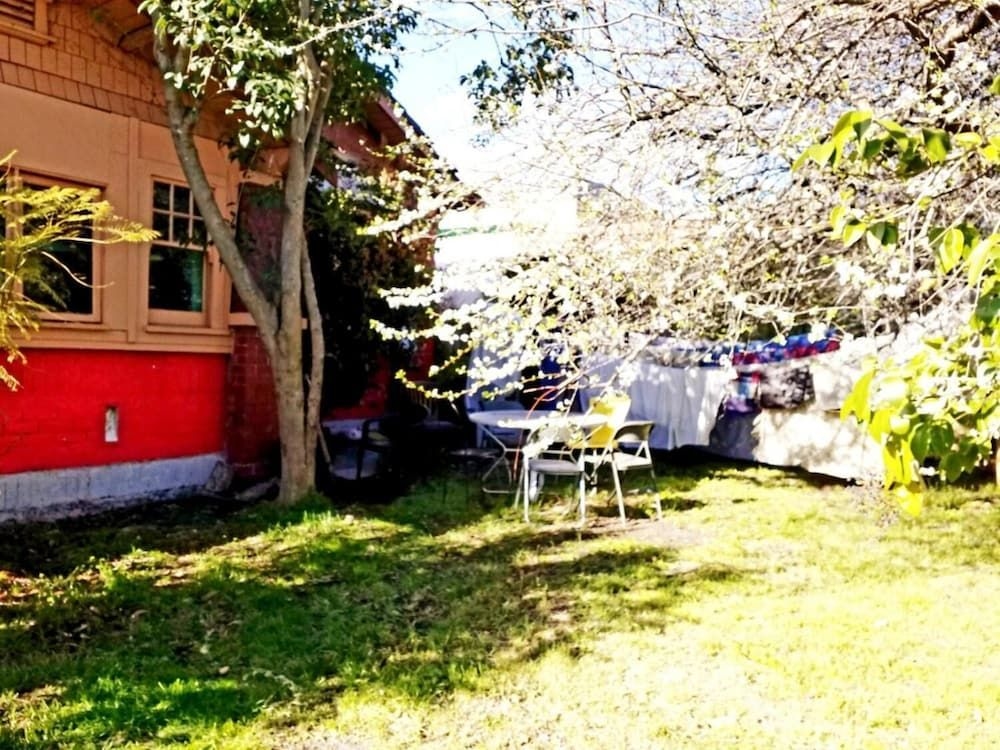 St Kilda East backpackers' hostel4