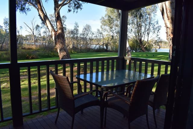 3 Bedroom Waterfront Cabin