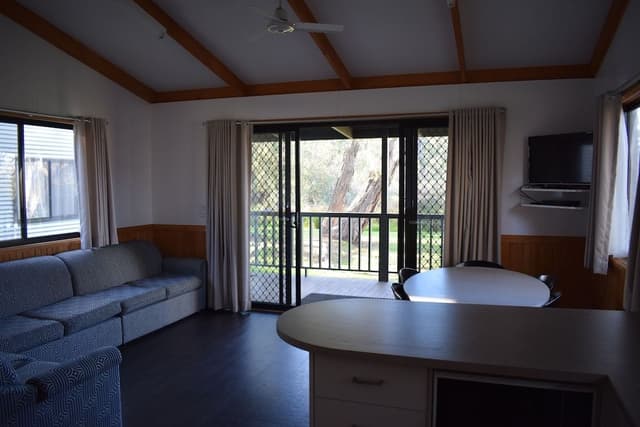 3 Bedroom Waterfront Cabin