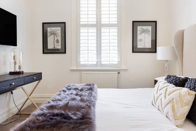 Luxury House, 5 Bedrooms, Kitchen, Courtyard Area
