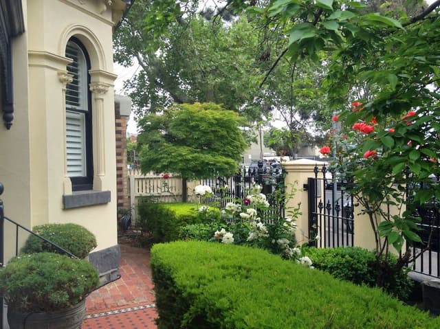 Luxury House, 5 Bedrooms, Kitchen, Courtyard Area