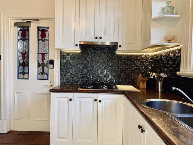 Luxury House, 5 Bedrooms, Kitchen, Courtyard Area