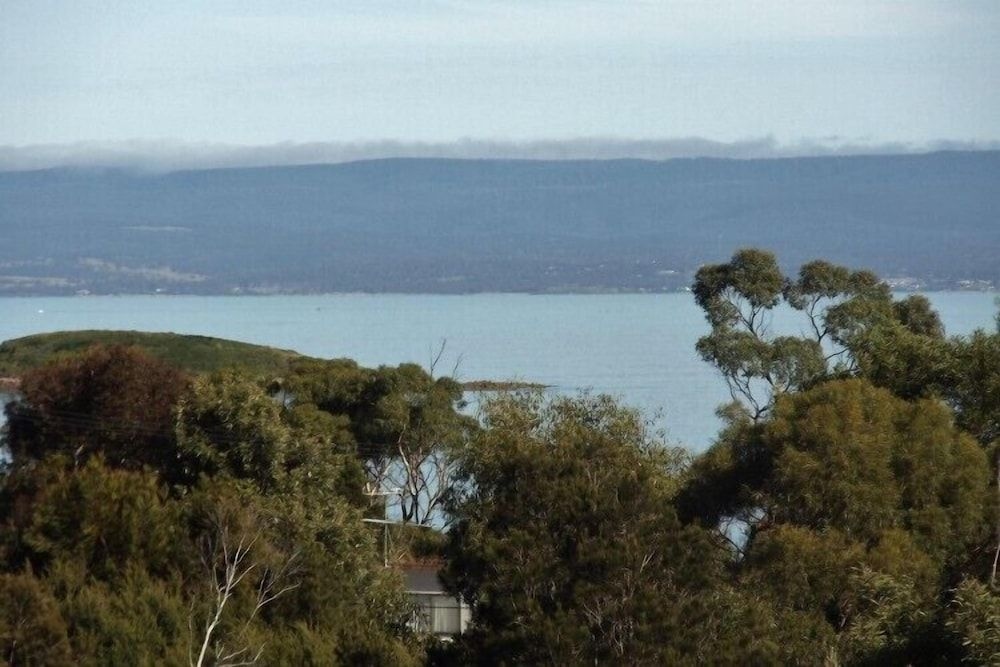Coles Bay House3