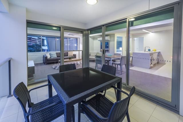 1 Bedroom Queen Apartment