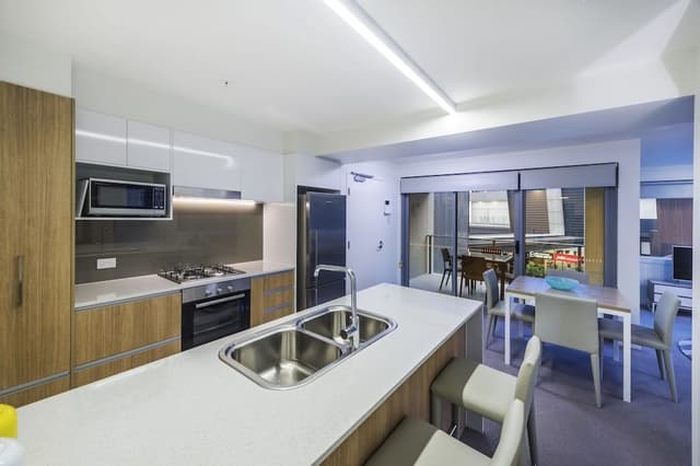 1 Bedroom Queen Apartment
