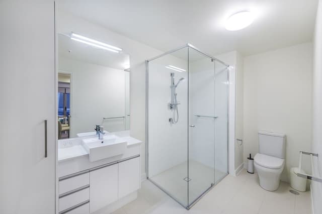 1 Bedroom Queen Apartment