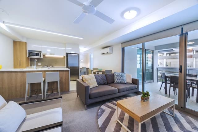 1 Bedroom Queen Apartment