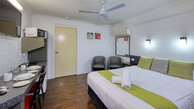 Standard Queen Room