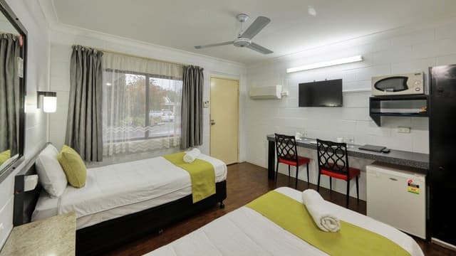 Standard Queen Room