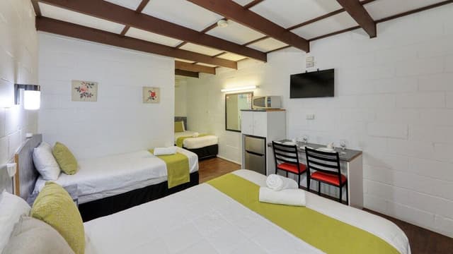 Family 4 Room