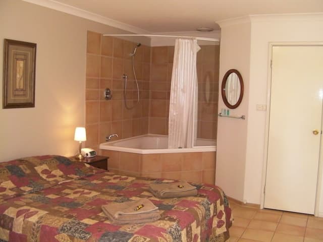 Superior Double Room, 1 Queen Bed, Jetted Tub, Ground Floor