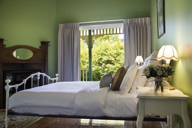 House, 4 Bedrooms