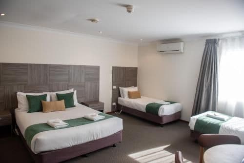 Deluxe Family Room