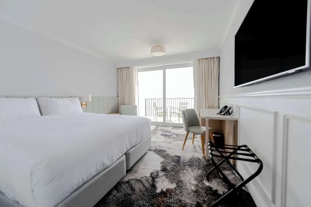 Deluxe Room, 1 King Bed (Water View)