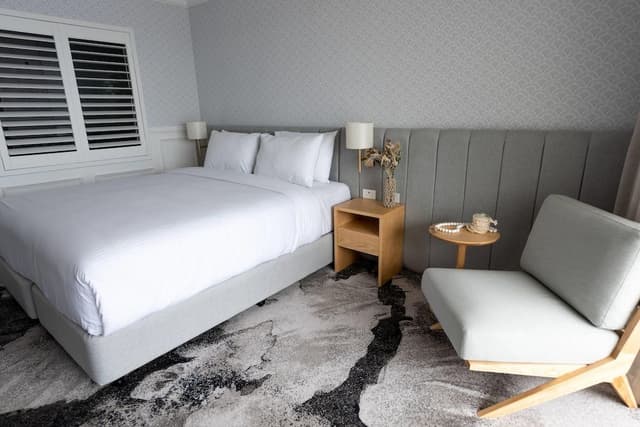 Deluxe Room, 1 King Bed (Water View)