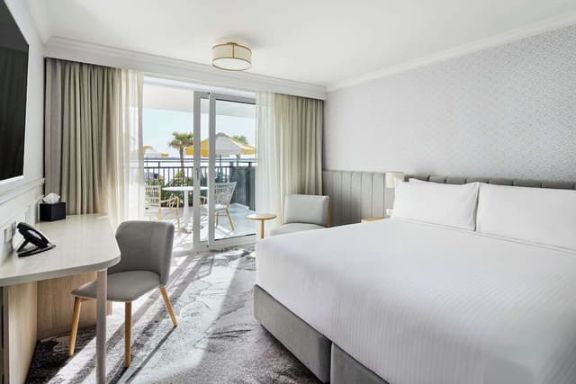 Room, 1 King Bed, Poolside (Water View)