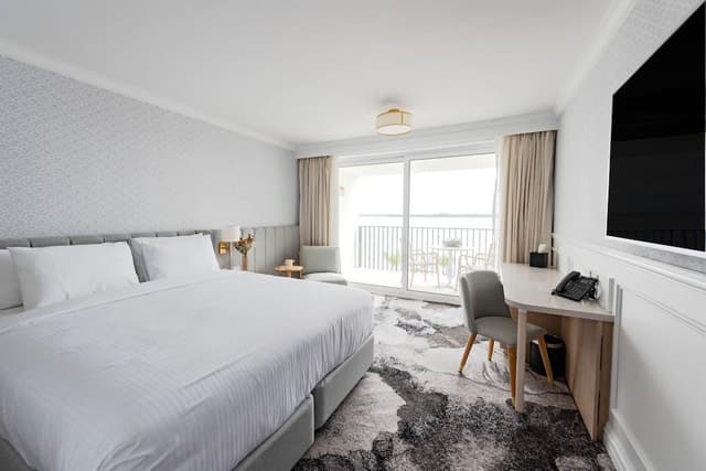 Deluxe Room, 1 King Bed (Water View)