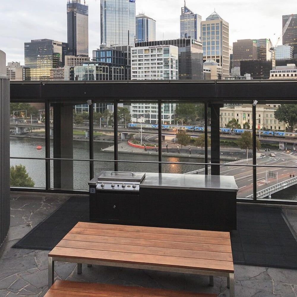 Mono Apartments on Freshwater Place0