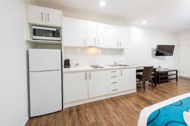 Deluxe Studio, Patio, Garden View