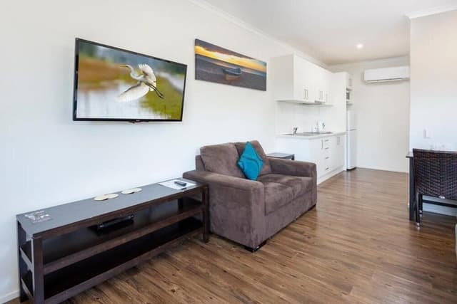 Deluxe Studio, Mobility Accessible, Garden View