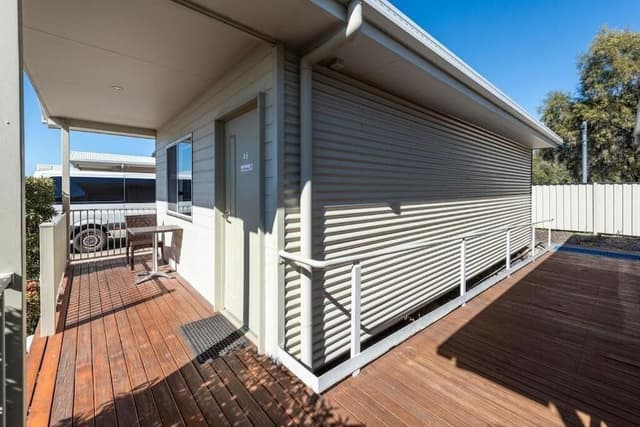 Deluxe Studio, Mobility Accessible, Garden View