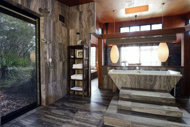 Luxury Bush Suite