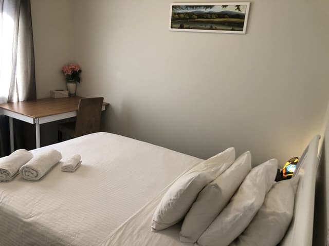 Standard Queen Room with Shared Bathroom
