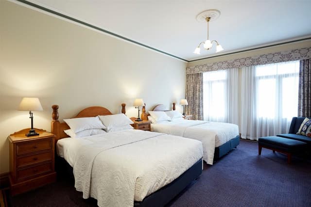 Deluxe Twin Queen Room