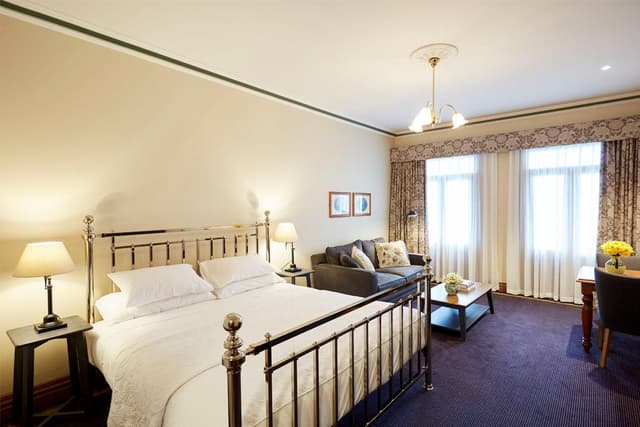 Executive Spa Room