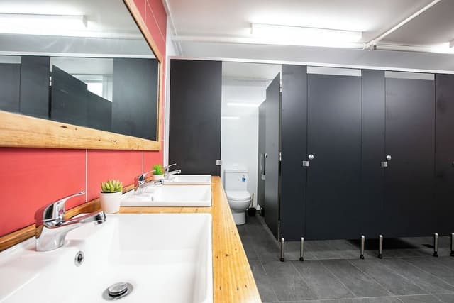 Lodge Room 4 Share with Shared Bathroom