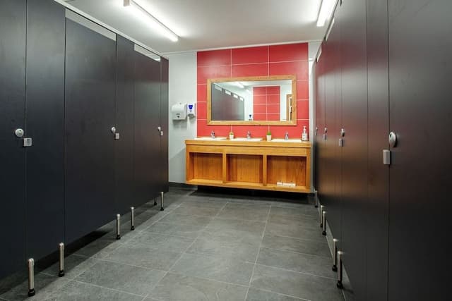 Lodge Room 4 Share with Shared Bathroom